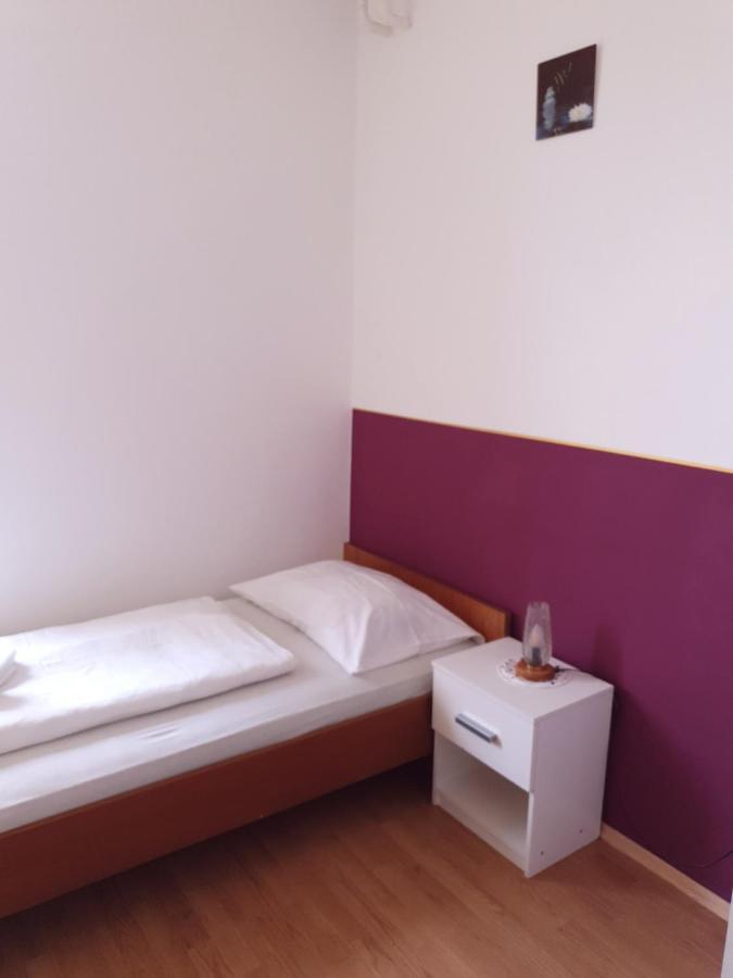 Guesthouse Osvald Zirovnica Exterior photo